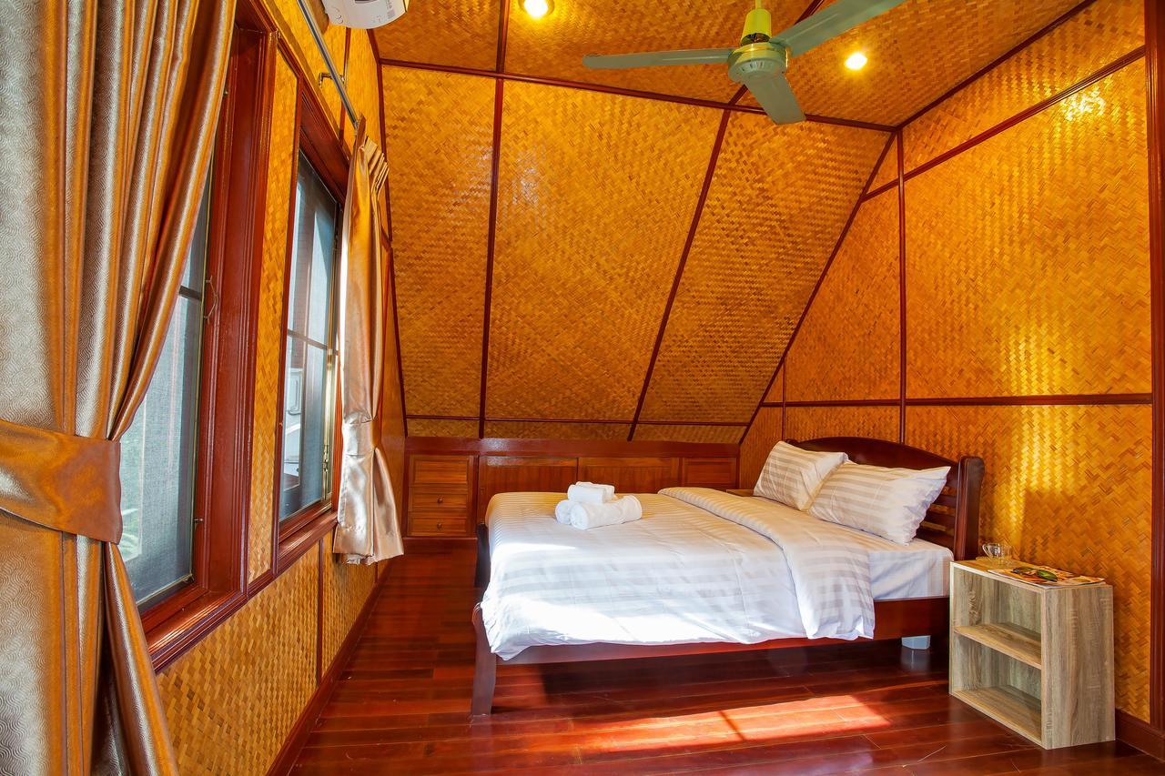 Traditional Thai Villa Nikkie In Tropical Nature, 4Br & Pool, Near Rawai Beach Nai Harn Exterior photo